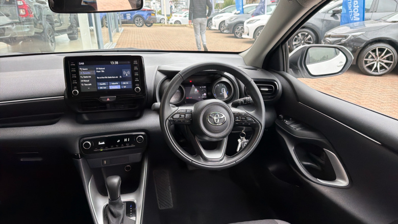 Toyota Yaris 1.5 Hybrid Design 5dr CVT Hybrid Hatchback